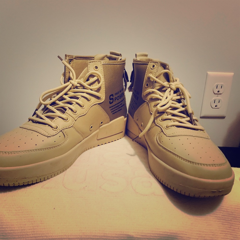 SP brand boot zip up in back army colors